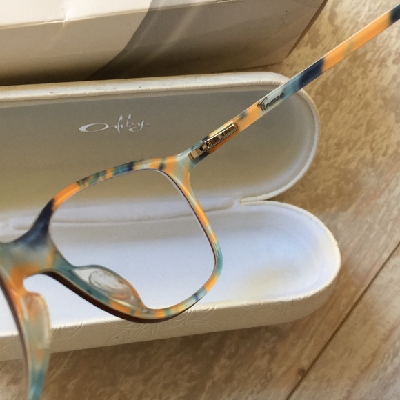 Oakley Finesse Eyeglass Frames - Picture 4 of 6